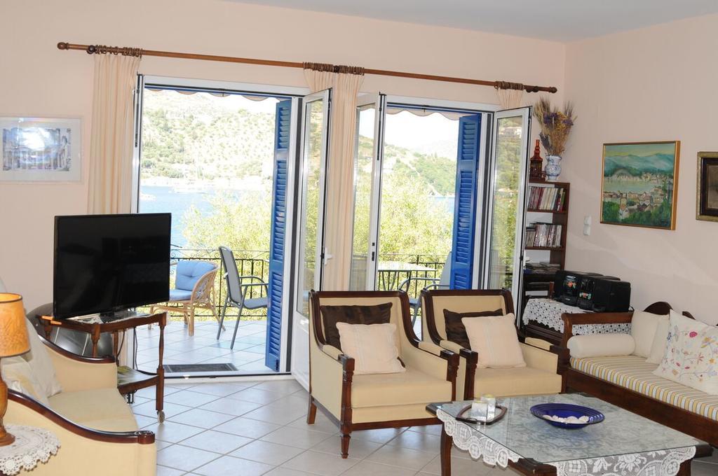 Villa Marika Вати Екстериор снимка