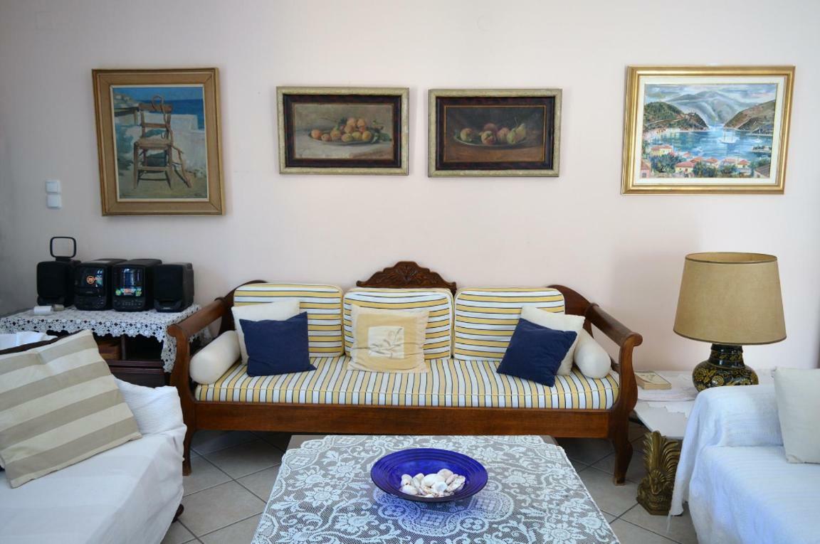 Villa Marika Вати Екстериор снимка