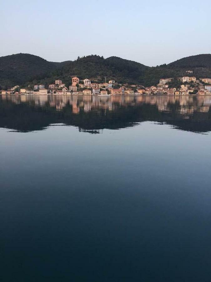 Villa Marika Вати Екстериор снимка